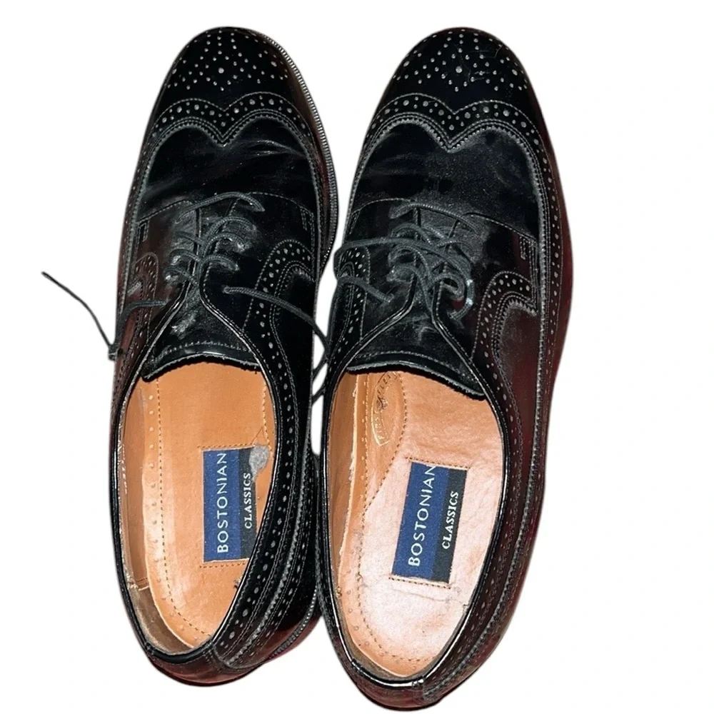 Bostonian Classics Men’s size 10.5 Wide black leather lace up wing tip shoes